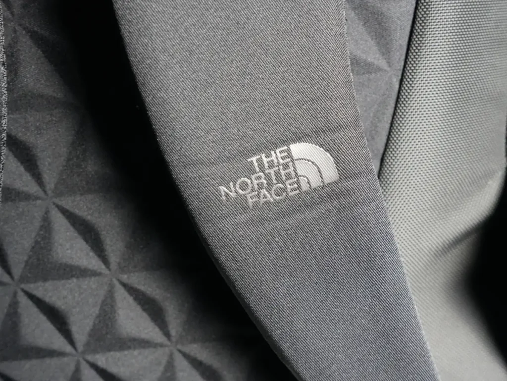 The North Face Shuttle Lite NM62616のlogo