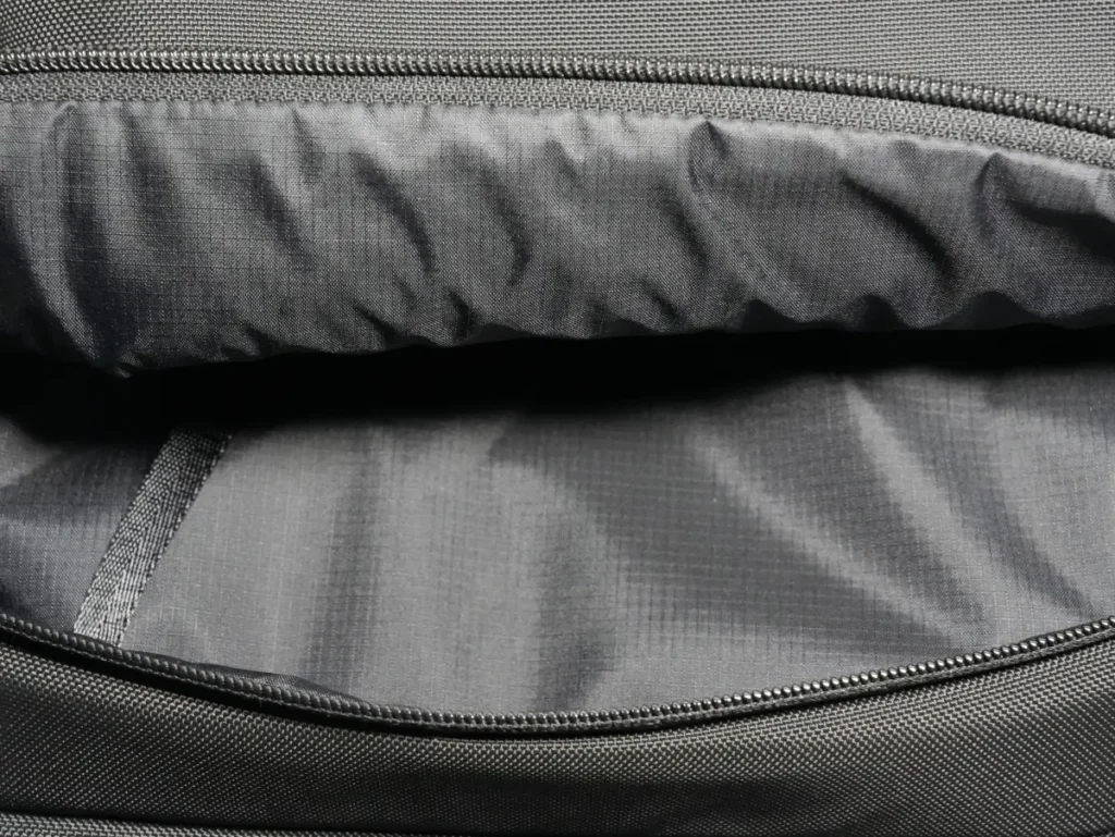 The North Face Shuttle Lite NM62616のフロントポケット