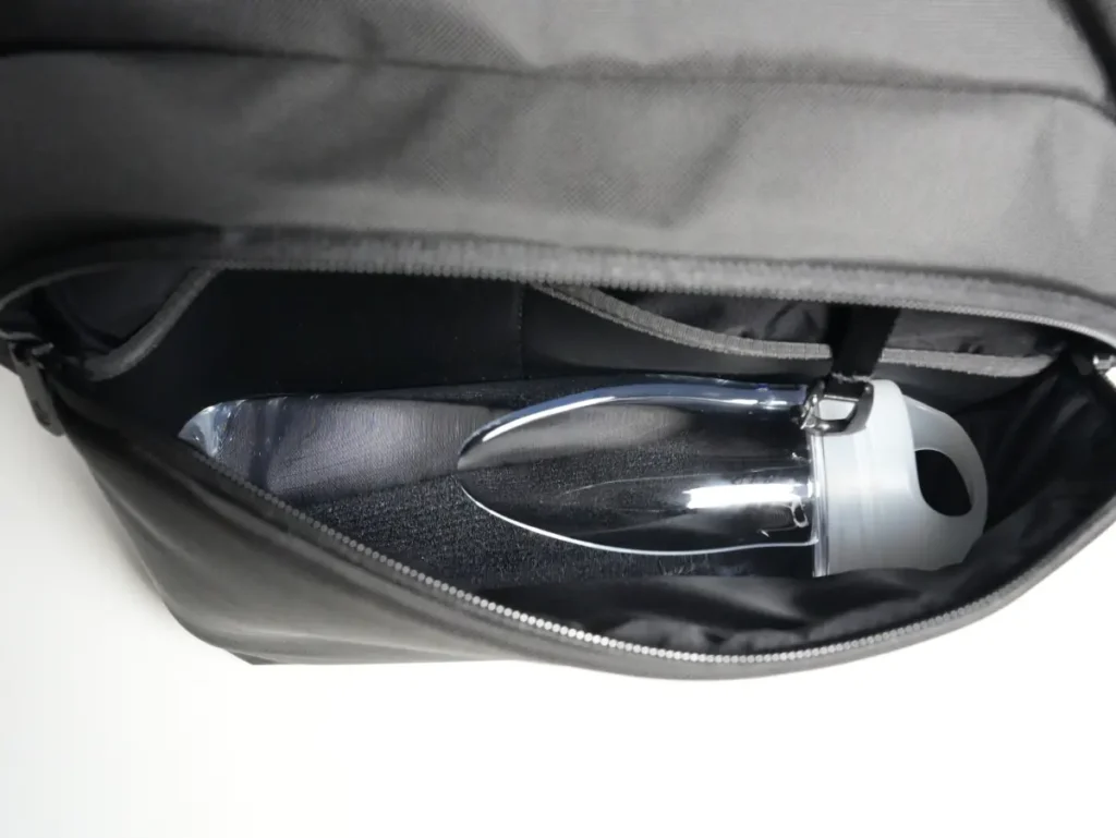 The North Face Shuttle Lite NM62616のフロントポケット