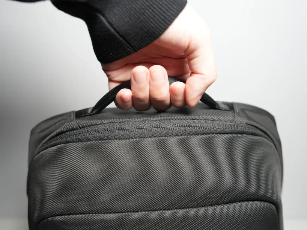 The North Face Shuttle Lite NM62616のハンドル