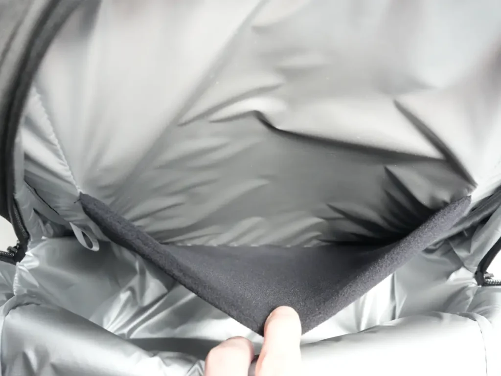 The North Face Shuttle Lite NM62616のメインコンパートメントのPCスリーブ