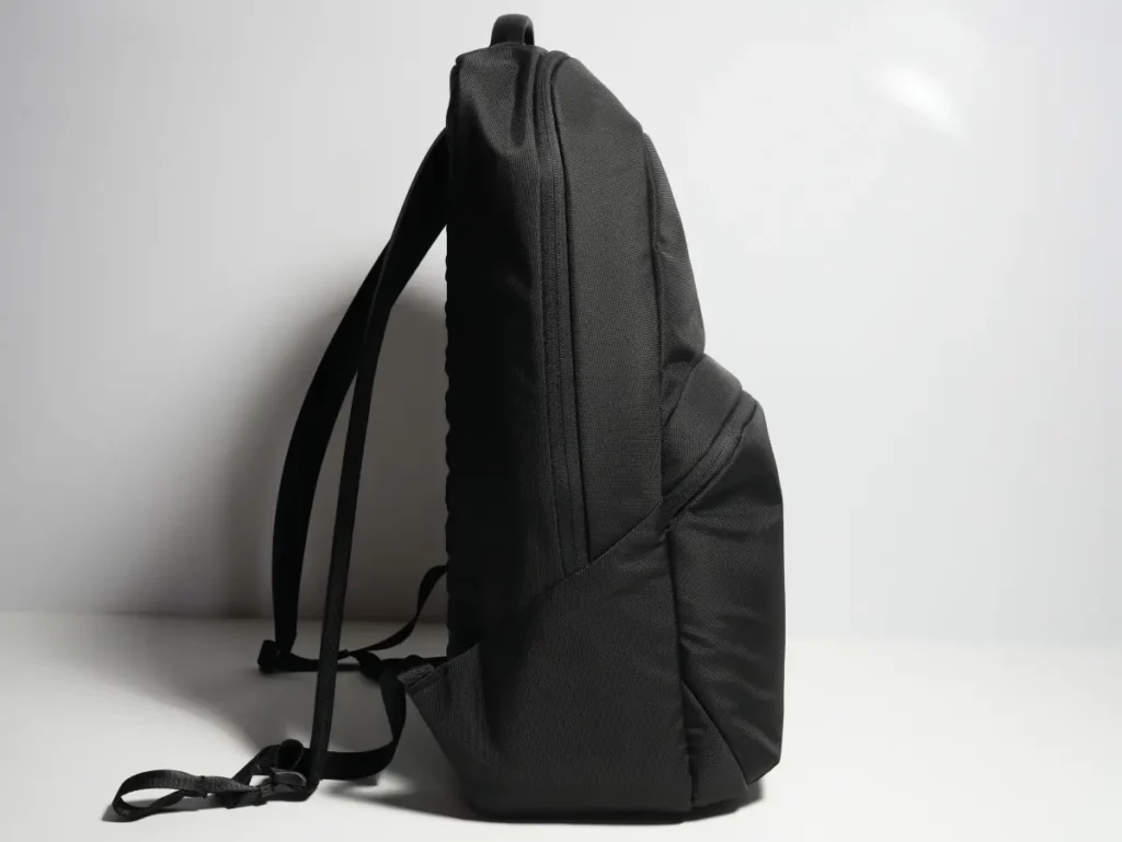 The North Face Shuttle Lite NM62616にフル収納した後の状態