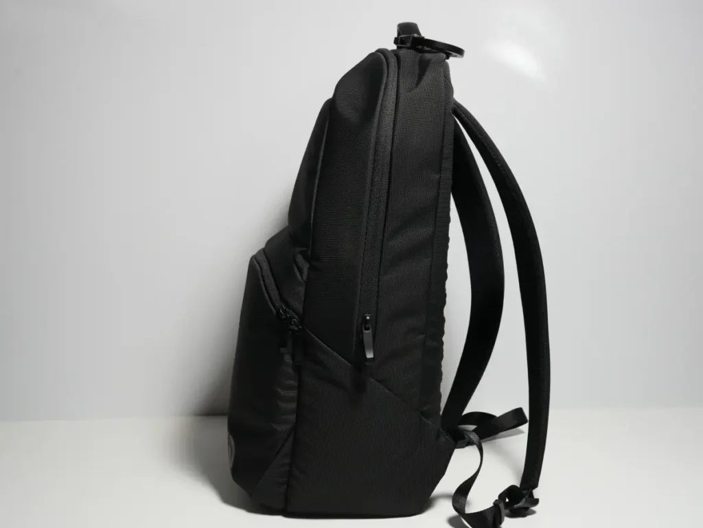 The North Face Shuttle Lite NM62616にフル収納した後の状態