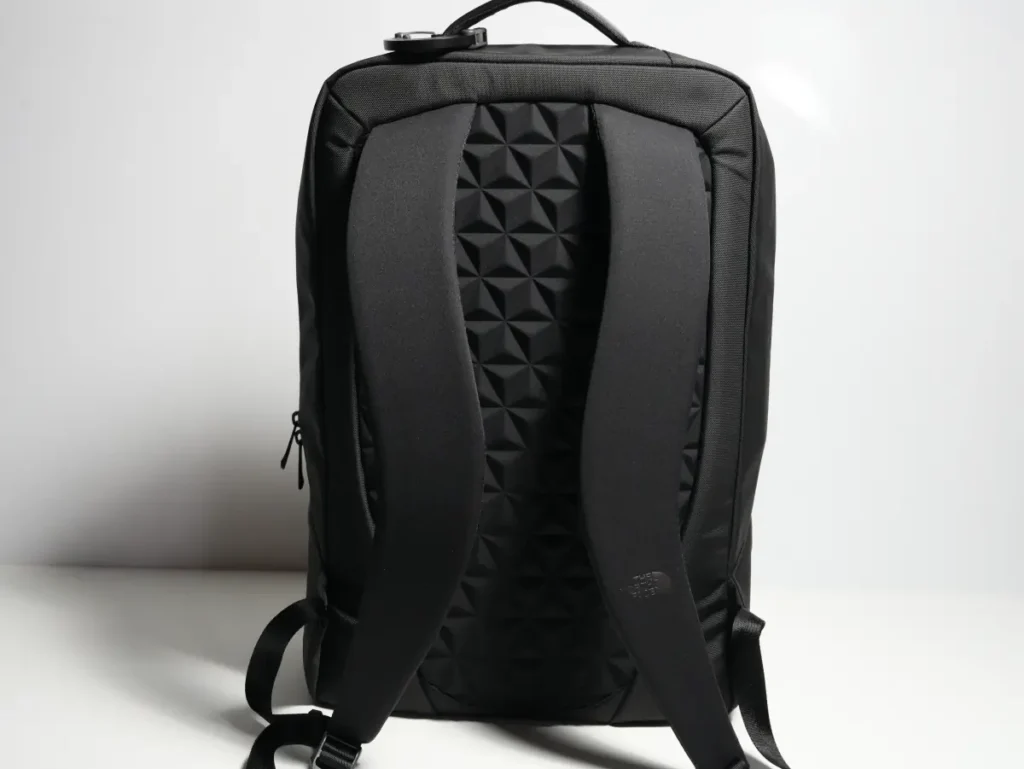 The North Face Shuttle Lite NM62616にフル収納した後の状態