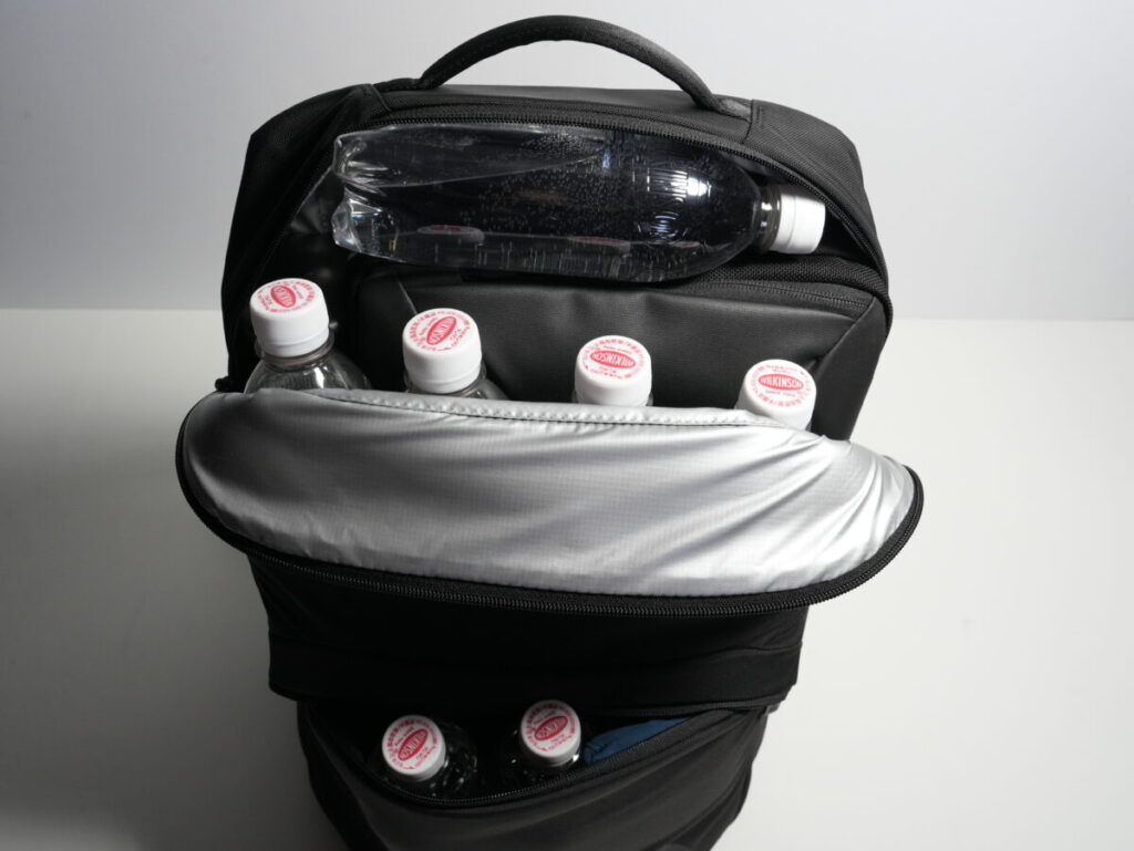 The North Face Shuttle Lite NM62616に限界まで収納した状態