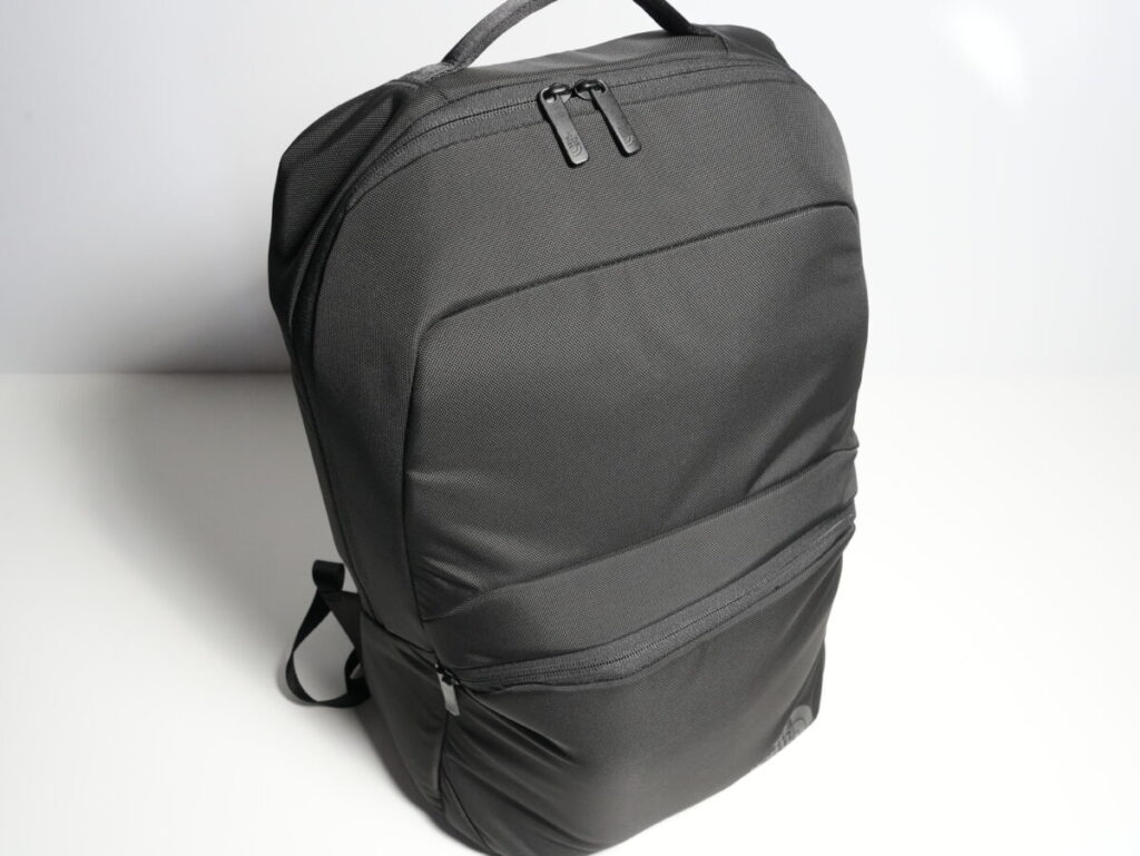 The North Face Shuttle Lite NM62616に限界まで収納した状態