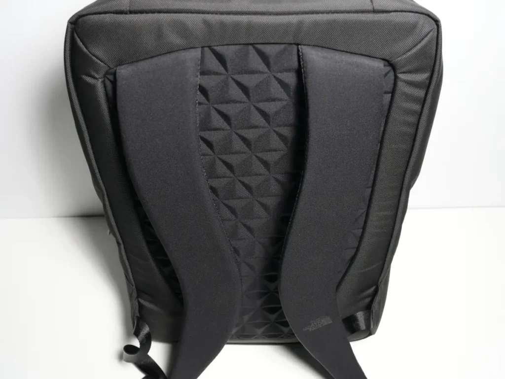 The North Face Shuttle Lite NM62616のショルダーハーネス